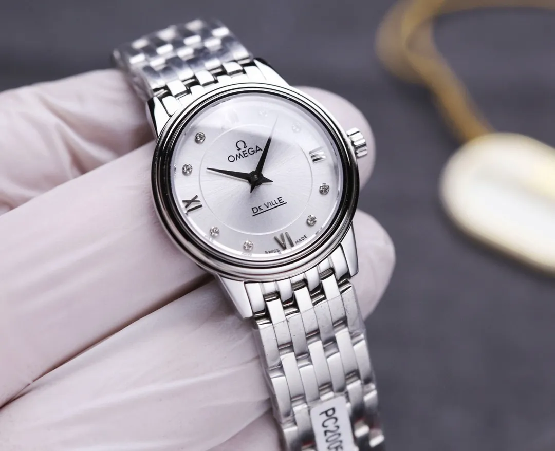 【High-end replica】💰1520! Produced by the Taiwan factory: Omega Butterfly Lady Watch (This product has been strictly tested for waterproof pressure and is waterproof up to 120 meters🏊) ⚠️This model is shipped in the form of three codes in one. Returns and exchanges are all in three codes in one. Hope you understand!  Omega-OMEGA Butterfly Series Imported Swiss Quartz - Accurate Travel Time Swiss Quartz Women's Watch 316L Stainless Steel Perfect Texture Original Stretch Buckle (Same as Counter) Imported Double Sapphire Crystal Mirror (anti-scratch and wear-resistant) [Three Sizes in One] is the highest version on the market Women's size: 27.4mm thick 8mm (focus on original new machines) Focus is an attitude, produced by JH!