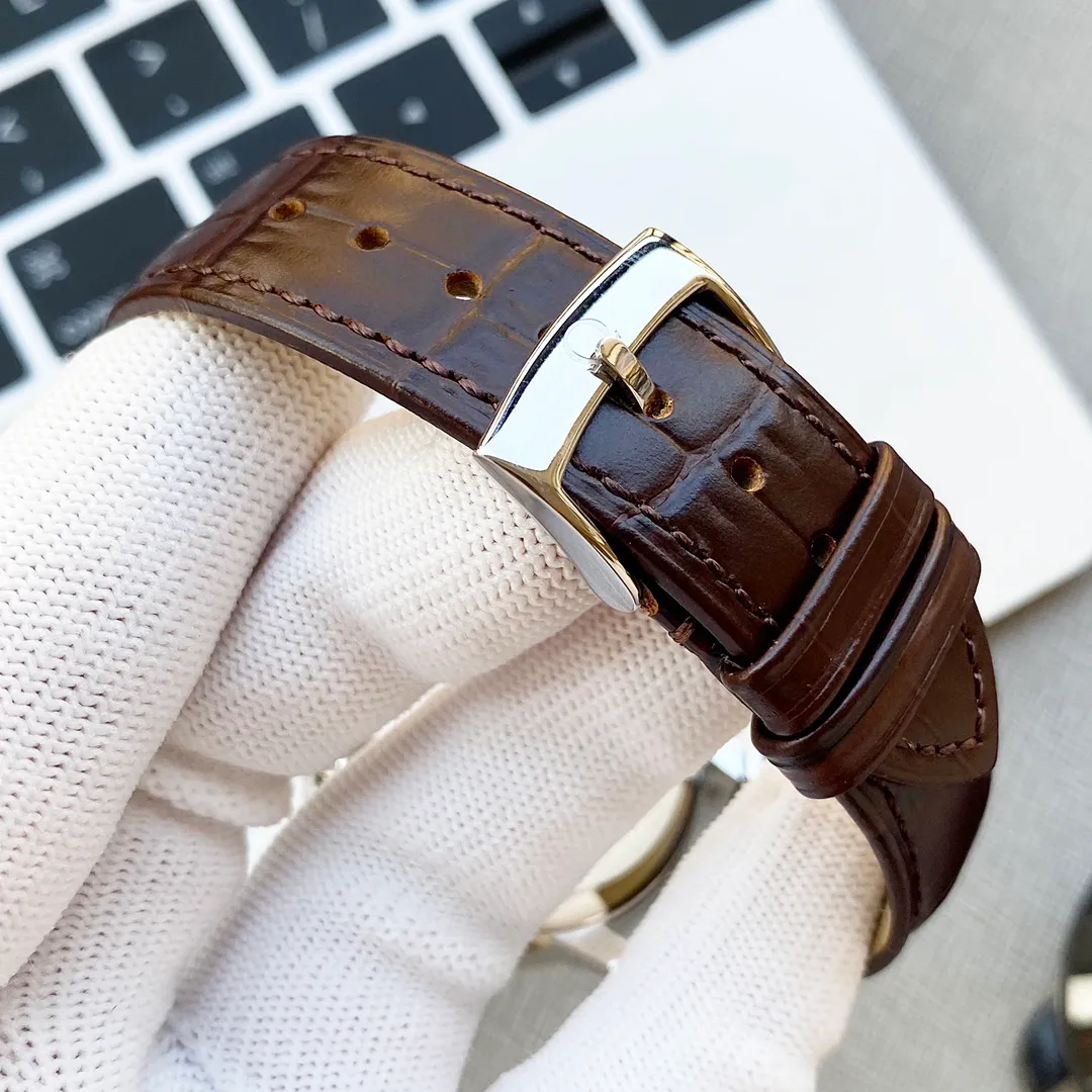 【High-end replica】💰1160! 【Customized all-in-one machine】💰1720! Omega-Diefei series-couples watch! Genuine mold opening, 👏The lettering is the same as the original product with sun pattern, the curved surface is upgraded to high-definition arched double sapphire glass (clearer display, anti-scratch) 👏The back of the steel belt is also synchronized with the original laser product batch number! It took 9 months to make many corrections and upgrades to create a 1:1 shell model, striving for perfection! The diameter of men's wear is 39.5mm, and the diameter of women's wear is 32.7mm👏! The style adopts the original Citizen 8215® movement, which vibrates 28,800 times per hour, and has zero repair quality. ✅The style is matched with Italian cowhide to make the wrist more comfortable and comfortable. 🗣The strap/buckle is engraved with the classic "OMEGA" logo, which is generous and classy. Real shot🔰Please pay attention to the details!