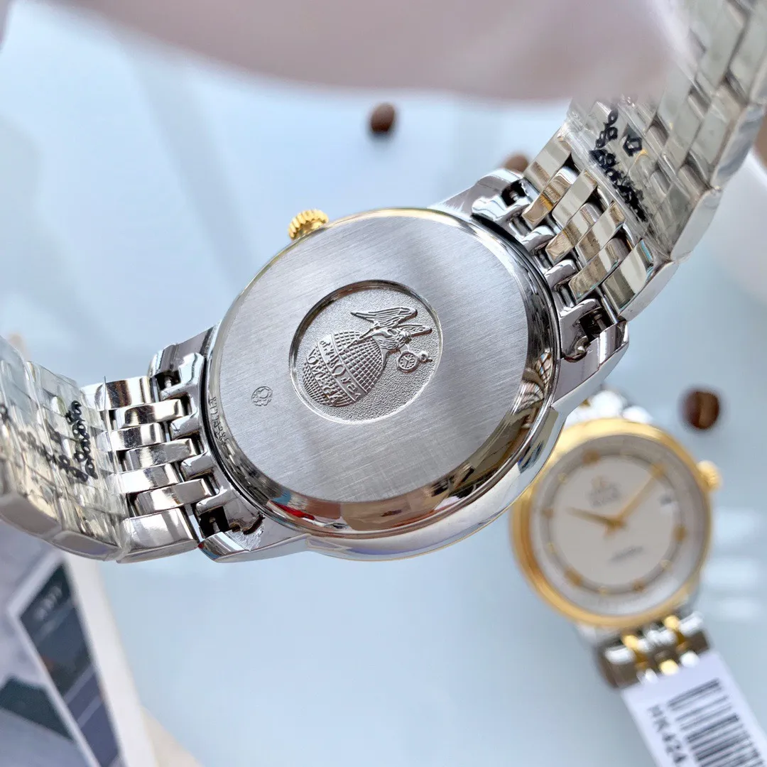 【Foreign Trade Import】💰1280 each! Omega Diefei (sincere and elegant, noble hand in hand)🏆🏆[Latest style! ] Type: Exquisite couple watch 🔥🔥 Strap: Genuine cowhide & 316 stainless steel strap ⌚ Movement: Japanese mechanical movement (precise travel time) Material: Sapphire crystal mirror (scratch-resistant) Timeless 💕True love is priceless 💕Harmonious beauty is immortal 💕Witness the memory of love💕 Size: Male diameter 40mm, thickness 11mm, female diameter 31mm, thickness 10mm. Coming hand in hand! 🦋Welcome to reprint!