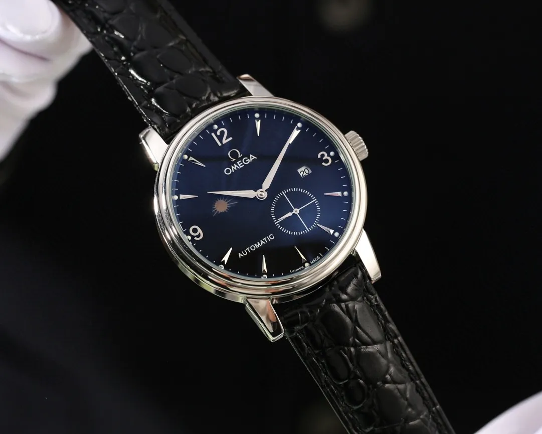 【Foreign trade import】💰1300! Omega (top quality, outstanding debut) 🎉🎉 [Type]: Boutique men's watch (top), exquisite quality [Strap]: Genuine leather/316L stainless steel strap (durable) [Movement]: Top mechanical movement (stable) [Material]: Mineral super strong mirror (wear-resistant) Exquisite quality, generous style, excellent temperament, wise and exclusive [Size]: 42mm diameter, 12mm thick, hot sale! Welcome to reprint!