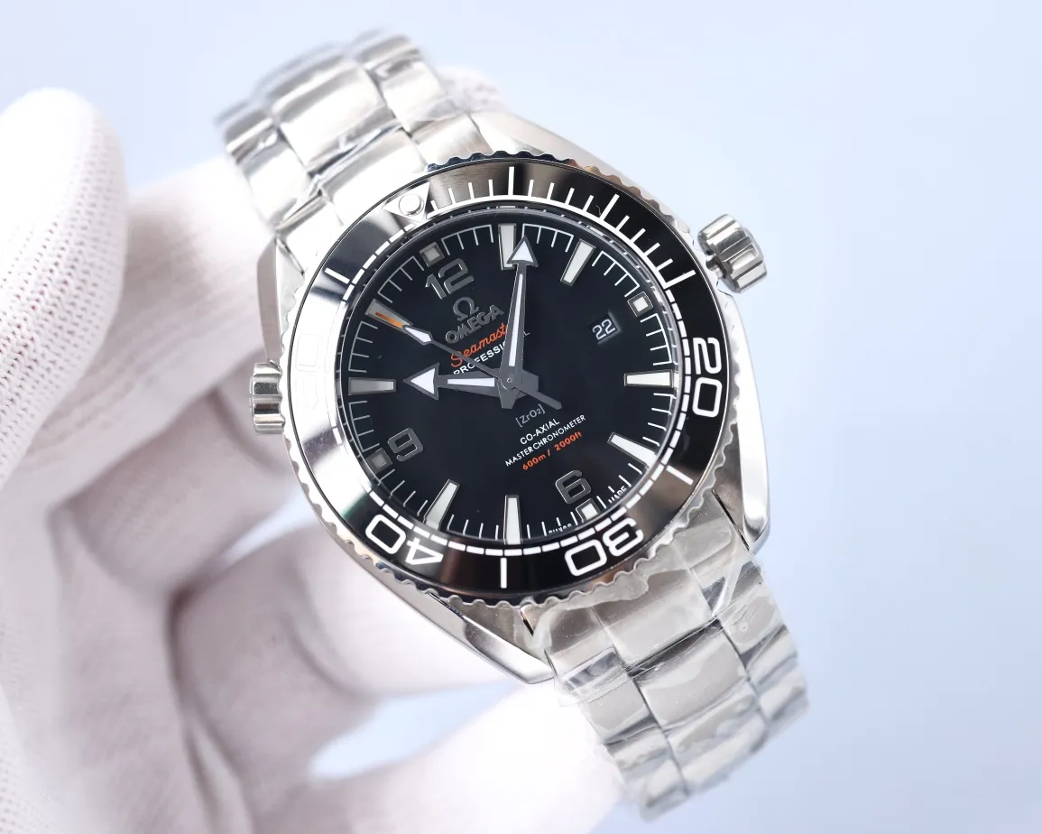 【Top replica】💰3300! Omega Planet Ocean 600 meters, the entire series of watches once again reaches the top! Five codes in one, warranty card, diamond card, observatory certification card, hang tag, etc. Exclusive number 87895505, exclusive quality, exclusive packaging. In 2021, the official website strongly recommends the exclusive quality of the Seamaster series 600-meter diving watch. [Model] 215.32.44.21.01.001 [Movement] Equipped with 8900/8906 automatic mechanical movement, original see-through design, corrected movement, accurate running time, strong practicality, 100% waterproof [Glass] With arched wear-resistant glass, diameter 43.5mm, thickness 15.5mm [Case] Made of 316L stainless steel, post-processed and polished, equipped with the only original ceramic ring in its class with an original one-way rotating timing ring. [Watch strap] Belt/tape/steel strap, buckle steel strap 316L fine steel brushed and polished, Italian imported cowhide with imported frog glue, steel strap with same-level original Omega stretch buckle, same-level value, please certify exclusive details, exclusive quality code is 87895505 Authentic copy-Reprint🔥Top product, high quality products constantly🔥