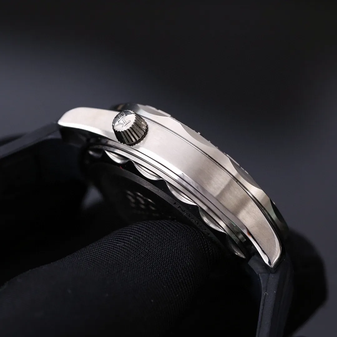 【Top replica】💰2400! Omega (excellent quality and exquisite work) is the most simple and chic - the most attractive watch [Type]: Exquisite men's watch (more excellent) The best design - [Strap]: Imported rubber/316L stainless steel strap (more comfortable and durable) 👍👍 [Movement]: Swiss 2836 movement [Material]: Sapphire double crystal mirror (more wear-resistant) Real man, wise style, strong three-dimensional sense, special design, return with honor Size: 43mm in diameter, 12mm thick, smart launch! Welcome to reprint! 🔺🔺🔺 [Exclusive product • Superb quality] 🔺🔺🔺 🔺🔺🔺 [More products • Stay tuned] 🔺🔺🔺