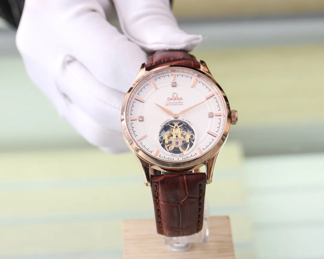 【Foreign trade import】💰1340! Omega (a noble and wise work) is of high quality! Type: Exquisite men's watch (more excellent) Best design Strap: Genuine cowhide/316L stainless steel strap (more durable) Very popular Movement: Top mechanical movement (stable) Material: Mineral super strong mirror (wear-resistant) Real man Smart style Strong three-dimensional sense Special design Return with great reputation Size: 42mm in diameter and 12mm thick Smart launch! Welcome to reprint!