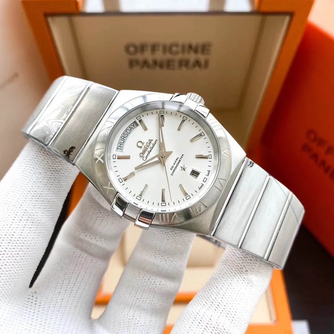 【Foreign trade import】💰1280! Omega -Omega)‼ ️Constellation series automatic mechanical men's watch with a diameter of 38mm. The week calendar watch is equipped with a new customized imported fully automatic movement with a day calendar display and instant jump function. The calendar window and day window are located at 6 o'clock and 12 o'clock respectively. The frosted case of the watch has polished claws, and the Roman numeral hour markers on the frosted bezel are inlaid with brilliant-cut diamonds, which are dazzling. Top-quality products are constantly produced🔥