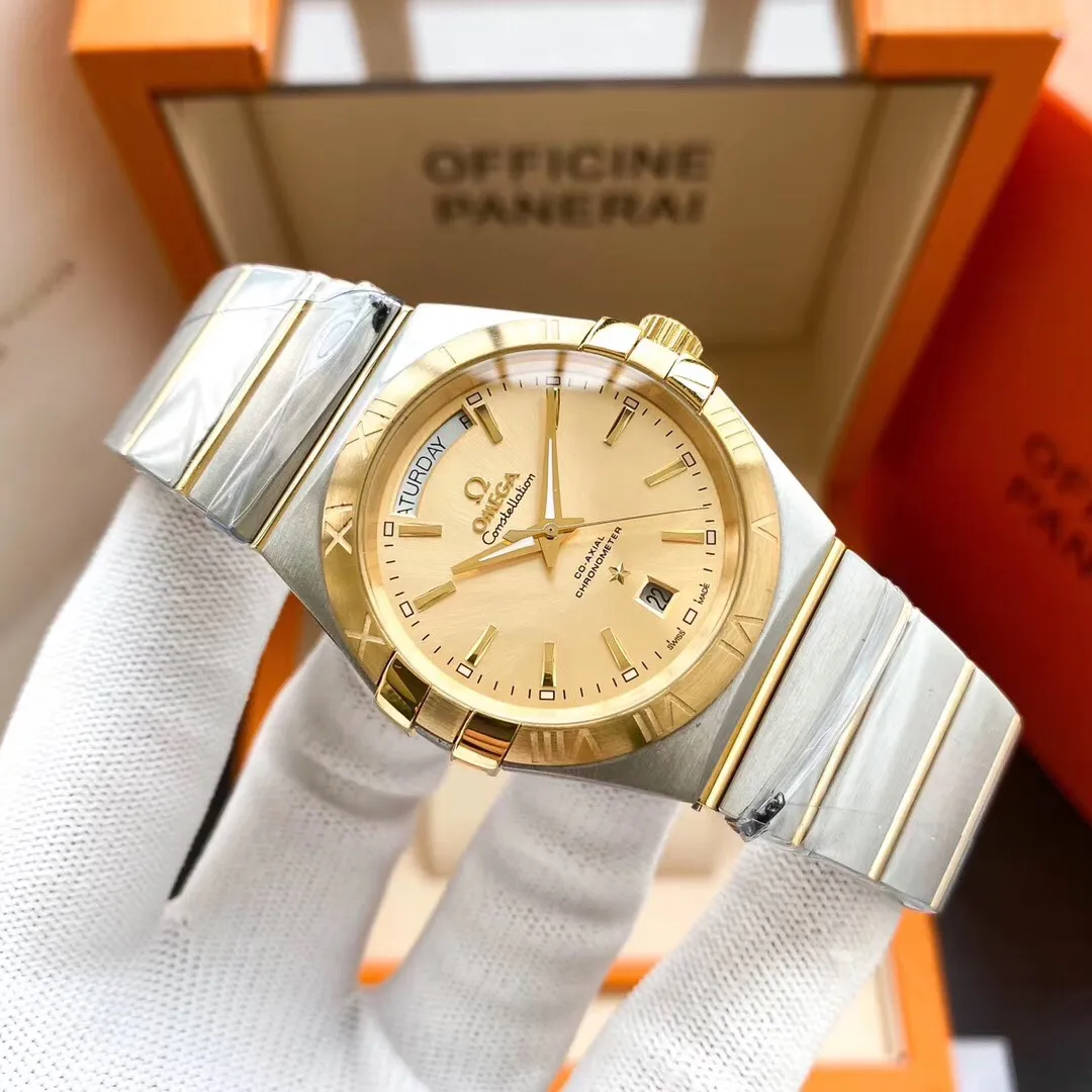 【Foreign trade import】💰1280! Omega -Omega)‼ ️Constellation series automatic mechanical men's watch with a diameter of 38mm. The week calendar watch is equipped with a new customized imported fully automatic movement with a day calendar display and instant jump function. The calendar window and day window are located at 6 o'clock and 12 o'clock respectively. The frosted case of the watch has polished claws, and the Roman numeral hour markers on the frosted bezel are inlaid with brilliant-cut diamonds, which are dazzling. Top-quality products are constantly produced🔥