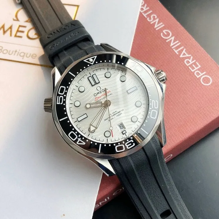 【High-end replica】💰1160! 【Customized all-in-one machine】💰1720! Omega Seamaster 2022 is the pinnacle of annual upgrades. The new Seamaster series 300-meter diving watch produced by GD has arrived. Feedback is coming! Always adhering to the practical value, there is no best, only better upgrade concept, bringing the entire series of Omega Seamaster watches with the new Citizen movement to the top again! [Movement] Equipped with 💯 brand new Japanese original Citizen 8215 automatic mechanical movement, original see-through design, 0️⃣repair, accurate running time, strong practicality [Case] ​​Made of 316L stainless steel case, equipped with the only original ceramic one-way rotating chronograph ring in its class ⚠️Please look for GD exclusive details and quality