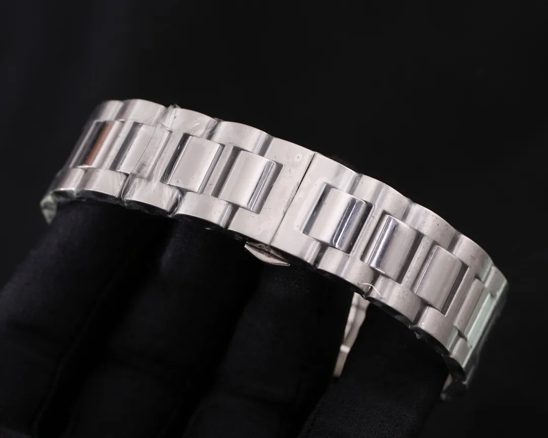 【Foreign trade import】💰1160! Omega (excellent quality and exquisite work) is the most simple and chic - the most attractive watch [Type]: Exquisite men's watch (more excellent) Best design - [Strap]: Imported rubber/316L stainless steel strap (more comfortable and durable) 👍👍 [Movement]: Top mechanical movement (stable) [Material]: Mineral super strong mirror (more wear-resistant) Real man's wise style, strong three-dimensional sense, special design, return with honor Size: diameter 41mm, thickness 12mm Smart launch! Welcome to reprint! 🔺🔺🔺 [Exclusive product • Superb quality] 🔺🔺🔺 🔺🔺🔺 [More products • Stay tuned] 🔺🔺🔺
