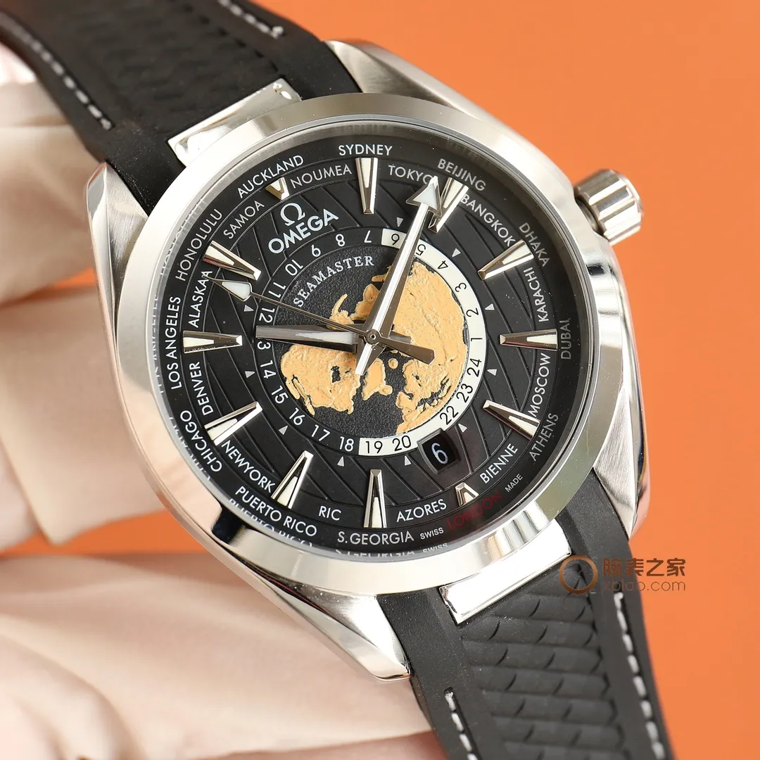 【Customized all-in-one machine】💰1720! 🔥🔥🔥｛Watch Home Brand News｝A few years ago, the Omega Seamaster Aqua Terra world time watch became popular all over the world as soon as it came out and has always been popular! The new Aqua Terra world time watch launched this year continues the exquisite craftsmanship and exquisite details of the previous model, and incorporates more advanced watchmaking technology. For watch fans who are keen on watch design, every detail of this watch is made by a famous factory. It is made of Aqua Terra style stainless steel, polished and brushed. The blue rubber strap continues the consistent design style of the Aqua Terra series. Sales have always been leading - the 150-meter series - with the launch of a new single product - breaking through the theme again: [Classic hot model to create greater glory] Brand: Omega (distinguished quality) Return of the ultimate product) Hot model type: Fine men's watch (high quality) [Haima 150 series] 316 stainless steel strap: Material: Mineral super strong sapphire mirror (wear-resistant) embossed essence, vast and majestic, unique ingenuity, wrist treasure size: 40mm in diameter, 10mm thick, hot sale! Welcome to reprint🔥Top products, high quality products constantly🔥