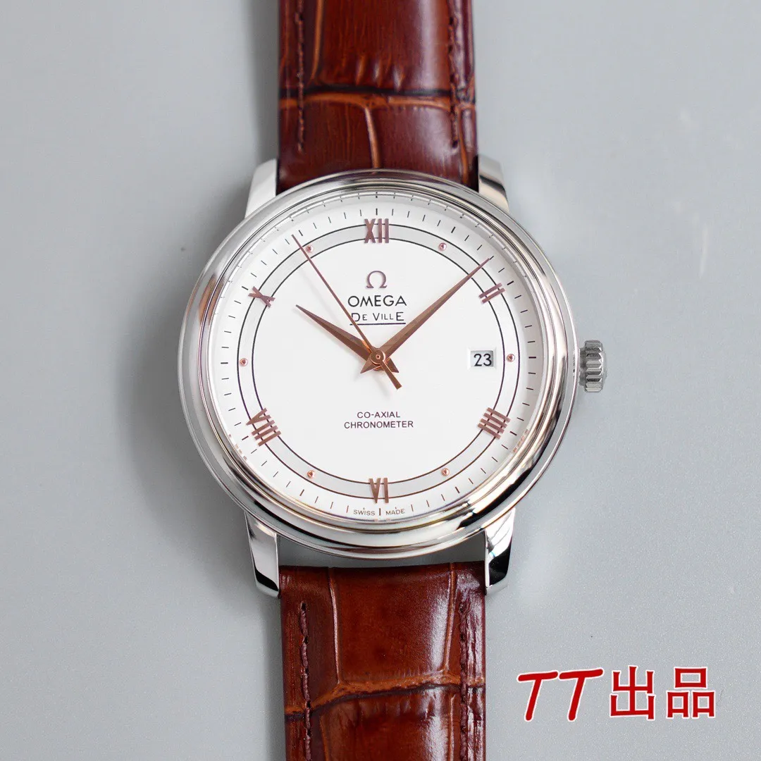 【High-end replica】💰1160! 【Customized all-in-one machine】💰1720! The first thing that comes to mind for the Omega De Ville series is its dignified, elegant, simple, simple, and unobtrusive appearance. Although simple, it is very delicate. The watches in this series are worn with a steady, cautious and steady character. Configuration parameters: Brand: Omega Series: Diefei series Movement: Imported Citizen 9015 all-in-one movement (upgraded version) Each movement undergoes strict QC calibration before shipment. Very strict, zero repairs. Design service life: 10 years. Case material: 316L stainless steel, CNC numerical control engraving, ultra-precision, waterproof depth 100 meters🏊‍♀🏊🏊 Lettering: The latest version of the disc flying track lettering, the word nails are butt welded and inlaid with the same process as the genuine ones (the first in the industry) Table diameter: 39.5*9.7mm (the only one on the market that is consistent with the genuine ones) Product grade: Super A Glass: Imported sapphire glass (0 difference in exposure and transparency compared with the original) Belt: Genuine American alligator leather strap (black/brown) Steel strap: 316L steel professionally polished by top masters /Gloss/Smoothness/Comfort/The same quality as genuine ones. Buttons: Original easy-to-tie pin buckles. Steel buckles: Original mold opening. Same craftsmanship. Same functions. "Manually extendable buckle"