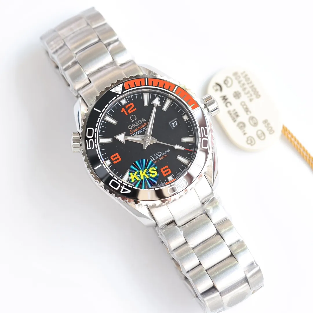 【High-end replica】💰1160! 【Top replica】💰1920! The entire range of Omega Seamaster watches has once again reached its peak! In 2020, the official highly recommended Seamaster series 600-meter diving watch has exclusive quality on the entire network [Movement] Equipped with 💯 brand new Japanese original Citizen 8215 automatic mechanical movement, original see-through design, corrected movement 8500 restoration all-in-one machine, 0️⃣repair, accurate running time, strong practicality, 100% waterproof [Glass] Double-bright Sapphire shock-proof and scratch-proof glass Equipped with arched wear-resistant and scratch-resistant glass, it is three-level waterproof and can swim with confidence🏊, watch diameter 39.5/11mm [Case] Made of 316L stainless steel case, equipped with the only original ceramic one-way rotating chronograph ring in its class [Belt] The buckle is polished from 316L fine steel, imported Italian cowhide and imported frog glue to show the endless quality. It is equipped with the only original Omega stretch buckle in its class, which can be finely adjusted. It is the best value in its class. Please certify the exclusive KKS details. The KKS exclusive quality code is 80456374. Welcome to compare the quality.