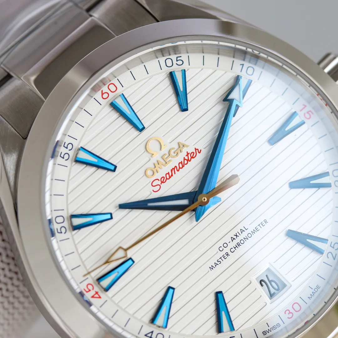 【Top Replica】💰Private chat! Omega Seamaster 150m Aqua Terra Observatory 41mm 1: Free choice of tape/steel tape. 2: Made of stainless steel, the horizontal “teak” dial is unique. 3: Screw-in embossed technology crown with new “cone-shaped” design, more convenient for debugging. 4: The sides are exquisitely brushed and polished, and the bottom cover has a new corrugated design. 5: Equipped with the new version of Omega 8900 movement, which is accurate and reliable! 6: Upper and lower sapphire coated with AR glass, capable of everything from land to ocean!