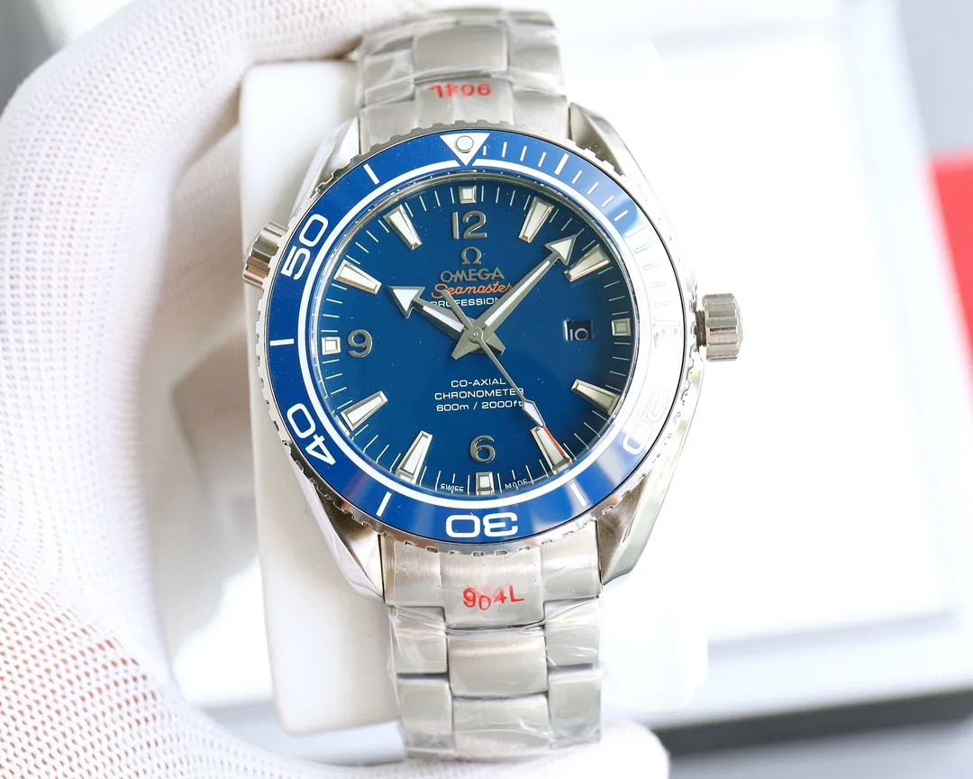 【High-end replica】💰1240! 【Customized all-in-one machine】💰1720! 【Top Replica】💰Private chat! In 2022, Omega officially strongly recommends the Planet Ocean 600-meter diving watch with exclusive quality on the entire network [Movement] Equipped with coaxial 8900 plywood, corrected movement 8900 restoration all-in-one machine [Buckle] The steel band adopts the original fine-tuning buckle [Glass] Anti-scratch and wear-resistant blue light glass [Case] ​​Made of 316L stainless steel case, equipped with the only one-way rotating ceramic ring in its class. Three degrees of waterproof, watch diameter 43.5mm×13mm