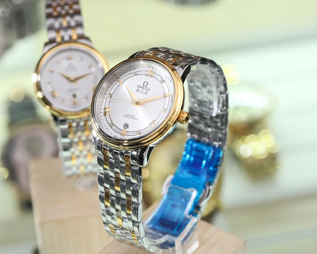 【Foreign Trade Import】💰740 each! Omega (De Ville Series) Type: Boutique Couple's Watch (Top) [Best Companion] Strap: 316L stainless steel strap Movement: Japanese quartz movement (accurate) from original import Material: Coated mineral mirror (scratch-resistant) Top-notch creation, noble and harmonious, atmospheric style, top quality, both owned Size: Men's diameter 40mm thick 8mm, women's diameter 32mm thick 8mm jointly launched! Welcome to reprint!