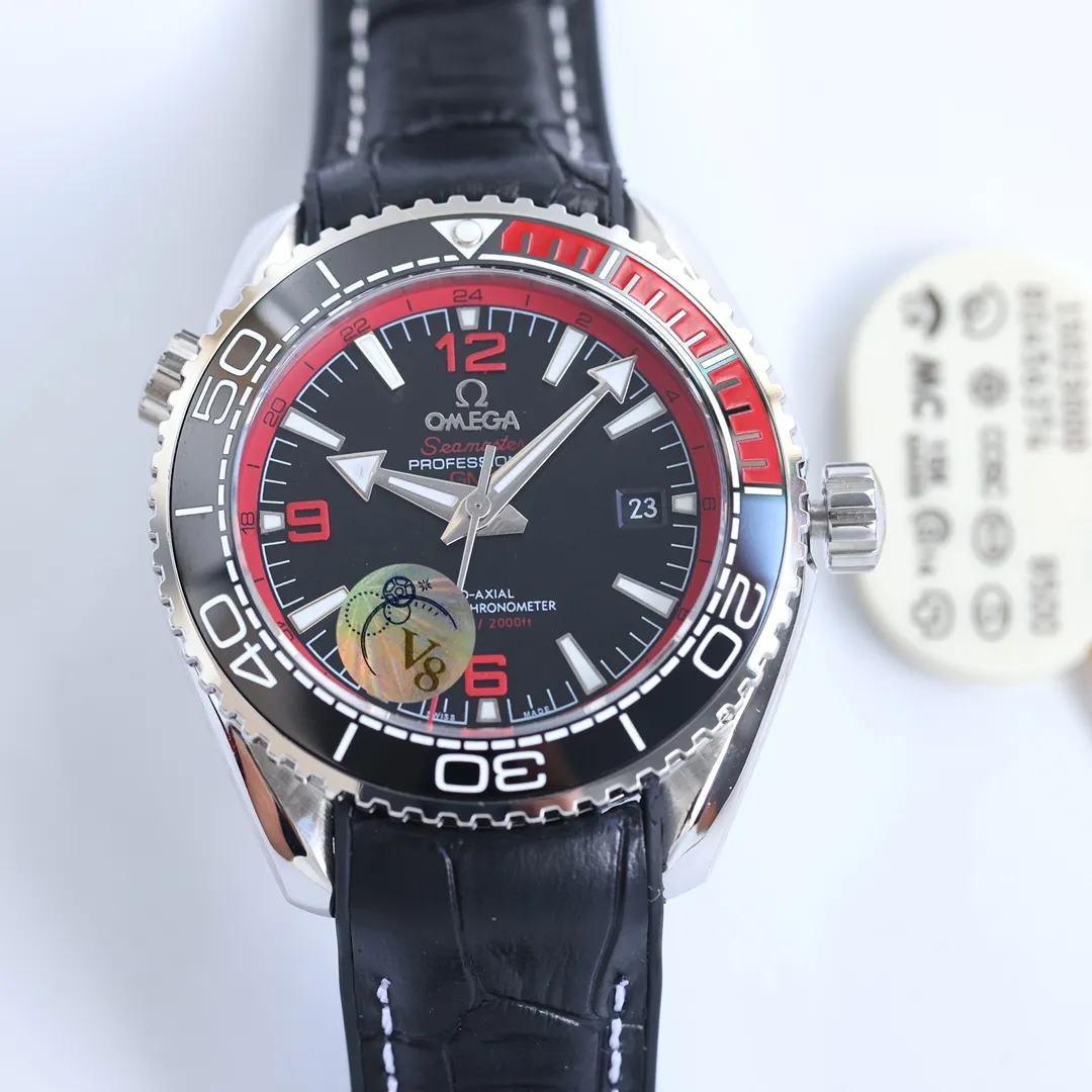 The entire range of Omega Seamaster watches has once again reached its peak! In 2020, the official highly recommended Seamaster series 600-meter diving watch has exclusive quality on the entire network [Movement] Equipped with 💯 brand new Japanese original Citizen 8215 automatic mechanical movement, original see-through design, corrected movement 8500 restoration all-in-one machine, 0 repairs, accurate running time, strong practicality, 100% waterproof [Glass] Double-bright sapphire shock-proof and scratch-proof glass Equipped with arched wear-resistant and scratch-resistant glass, it is three-level waterproof and can swim with confidence🏊, watch diameter 39.5/11mm [Case] Made of 316L fine steel case, equipped with the only original ceramic one-way rotating chronograph ring in its class [Belt] The buckle is polished by 316L fine steel, imported Italian cowhide and imported frog glue to show the perfect quality, equipped with the only original Omega stretch clasp in its class, which can be fine-adjusted. The exclusive quality code is 80456374 🔥Top quality products with constant quality🔥