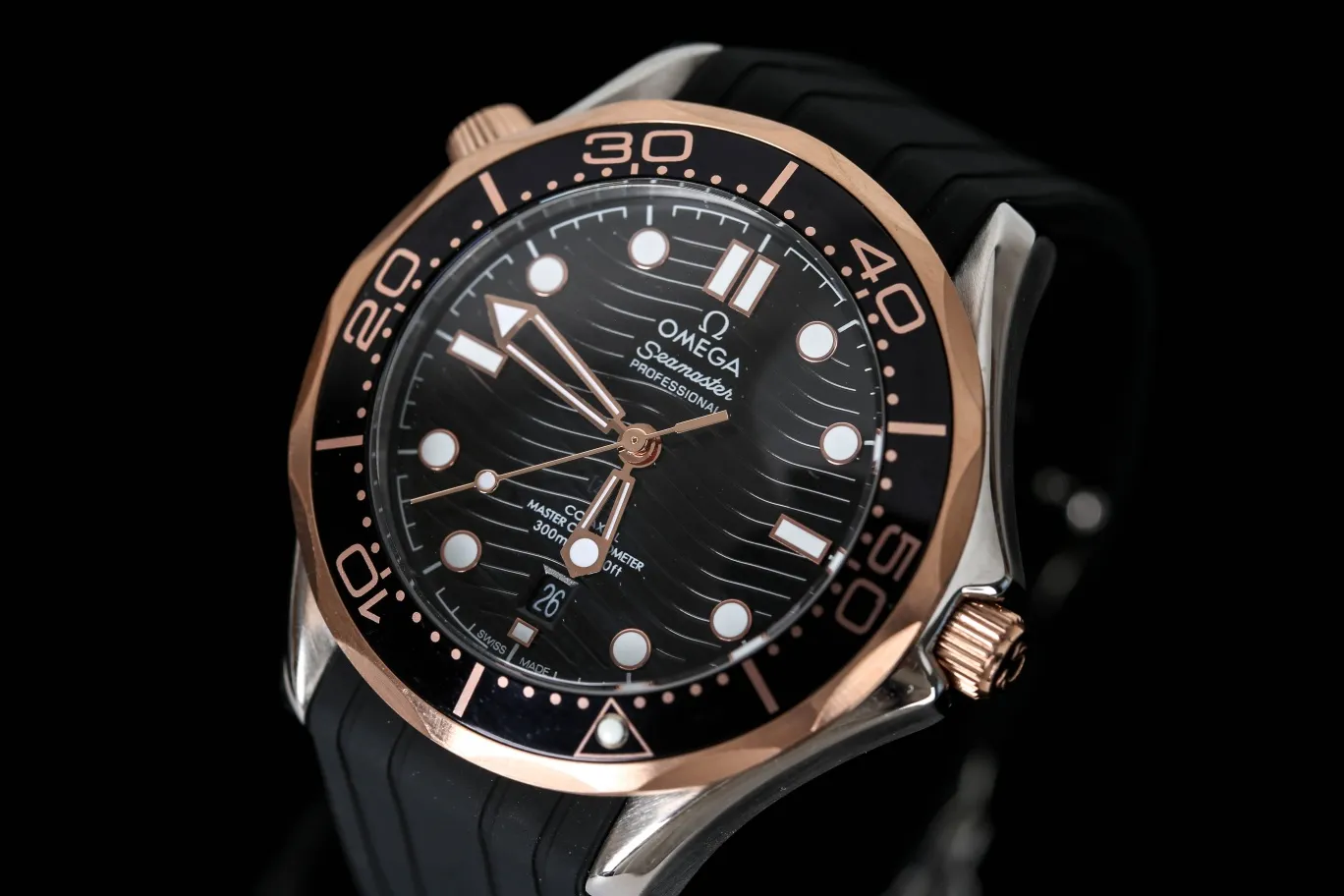 【Foreign trade import】💰970! Li Xian's same Omega🖤Summer love🐛Wear the watch and enjoy the cool blue❄Omega Seamaster watch series👴🏻Breathable and refreshing tape is a must-have in summer💋Equipped with ceramic ring and luminous tips, luminous hands🖤Original buckle, fully automatic machine, 42mm💙High quality, high quality👴🏻
