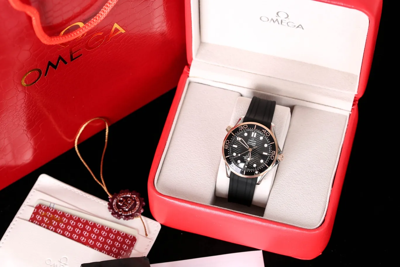 【Foreign trade import】💰970! Li Xian's same Omega🖤Summer love🐛Wear the watch and enjoy the cool blue❄Omega Seamaster watch series👴🏻Breathable and refreshing tape is a must-have in summer💋Equipped with ceramic ring and luminous tips, luminous hands🖤Original buckle, fully automatic machine, 42mm💙High quality, high quality👴🏻