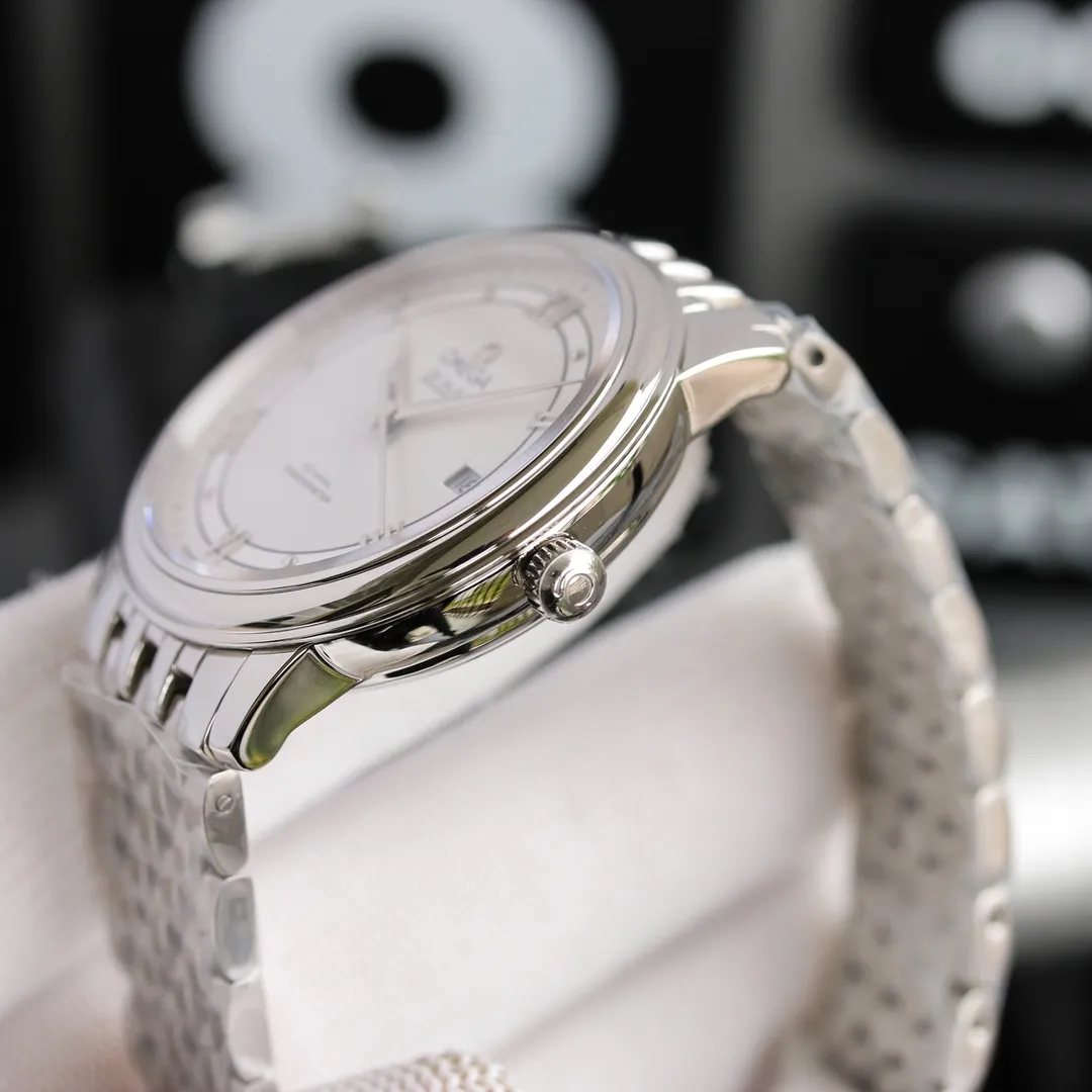 【Top replica】💰2400! Omega De Ville series men's mechanical watches, a new upgraded version will arrive in 2021. The modified quality is exclusively customized for the 8500 movement. Specially designed [Movement] Dedicated and made 0️⃣Reworked, replica Omega 8800 genuine movement, dual-calendar automatic mechanical movement. Synchronous original transparent bottom design, clearly witnessing the original appearance of the high-performance and precise movement, the 316 stainless steel movement inner cover is truly repaired both internally and externally. [Case] 316L stainless steel case, made by exclusive CNC process, with arched wear-resistant super-hard sapphire scratch-proof glass, clear text lines and well-proportioned checkered pattern, three-level waterproof, safe for swimming🏊, watch diameter 41/11mm [Bracelet] Italian imported cowhide crocodile pattern strap with original folding buckle or 316 stainless steel original buckle optional
