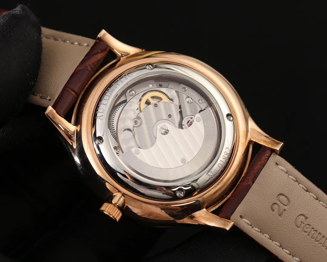 【Foreign trade import】💰1300! Omega (top quality, outstanding debut) 🎉🎉 [Type]: Fine men's watch (top grade) exquisite [Strap]: Genuine cowhide & 316L stainless steel strap (durable) [Movement]: Top Swiss 2836 movement (stable) [Material]: Mineral super strong mirror (wear-resistant) Exquisite quality Generous style Excellent temperament Wisdom and exclusivity [Size]: 40mm in diameter and 12mm in thickness Hot sale on the market! Welcome to reprint!