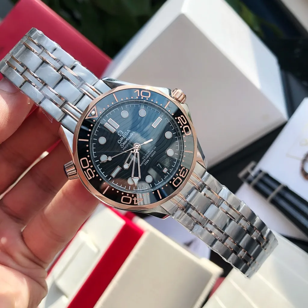 【High-end replica】💰1160! Omega Seamaster 2022 is the pinnacle of annual upgrades. The new Seamaster series 300-meter diving watch produced by GD has arrived. Feedback is coming! Always adhering to the practical value, there is no best, only better upgrade concept, bringing the entire series of Omega Seamaster watches with the new Citizen movement to the top again! [Movement] Equipped with 💯 brand new Japanese original Citizen 8215 automatic mechanical movement, original see-through design, 0️⃣repair, accurate running time, strong practicality [Case] Made of 316L stainless steel case, equipped with the only original ceramic one-way rotating chronograph ring in its class [Bracelet] 316 stainless steel five-bead bracelet, equipped with the only original push-pull adjustable clasp in its class. The steel belt model comes with an original woven cloth strap, buy one get one free, the best value in its class ⚠️Please look for GD exclusive details and quality