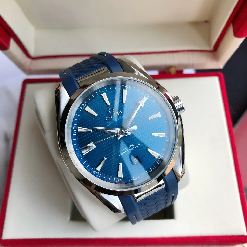 【Customized all-in-one machine】💰1720! Omega Seamaster 150-meter watch [Ocean charm, classic hot model] The classic and timeless design is very characteristic of the Omega brand [Movement] Equipped with the imported brand new Citizen 9015 all-in-one automatic mechanical movement, accurate travel time and long-lasting, highly recognized by watch friends [Case] 316L stainless steel case, modified and beautiful body, original consistent 41.5mm diameter, curved dial, depth waterproof to 200 meters [Bracelet] imported rubber strap Equipped with the original folding clasp of the same material, the details are synchronized with the original product ⚠️Please look for the exclusive quality produced by GD