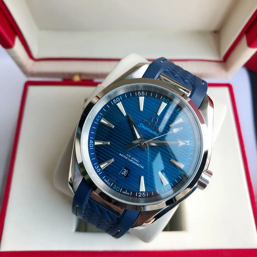 【Customized all-in-one machine】💰1720! Omega Seamaster 150-meter watch [Ocean charm, classic hot model] The classic and timeless design is very characteristic of the Omega brand [Movement] Equipped with the imported brand new Citizen 9015 all-in-one automatic mechanical movement, accurate travel time and long-lasting, highly recognized by watch friends [Case] 316L stainless steel case, modified and beautiful body, original consistent 41.5mm diameter, curved dial, depth waterproof to 200 meters [Bracelet] imported rubber strap Equipped with the original folding clasp of the same material, the details are synchronized with the original product ⚠️Please look for the exclusive quality produced by GD
