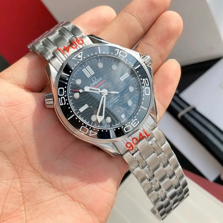 【High-end replica】💰1160! Omega Seamaster 2022 is the pinnacle of annual upgrades. The new Seamaster series 300-meter diving watch produced by GD has arrived. Feedback is coming! Always adhering to the practical value, there is no best, only better upgrade concept, bringing the entire series of Omega Seamaster watches with the new Citizen movement to the top again! [Movement] Equipped with 💯 brand new Japanese original Citizen 8215 automatic mechanical movement, original see-through design, 0️⃣repair, accurate running time, strong practicality [Case] Made of 316L stainless steel case, equipped with the only original ceramic one-way rotating chronograph ring in its class [Bracelet] 316 stainless steel five-bead bracelet, equipped with the only original push-pull adjustable clasp in its class. The steel belt model comes with an original woven cloth strap, buy one get one free, the best value in its class ⚠️Please look for GD exclusive details and quality