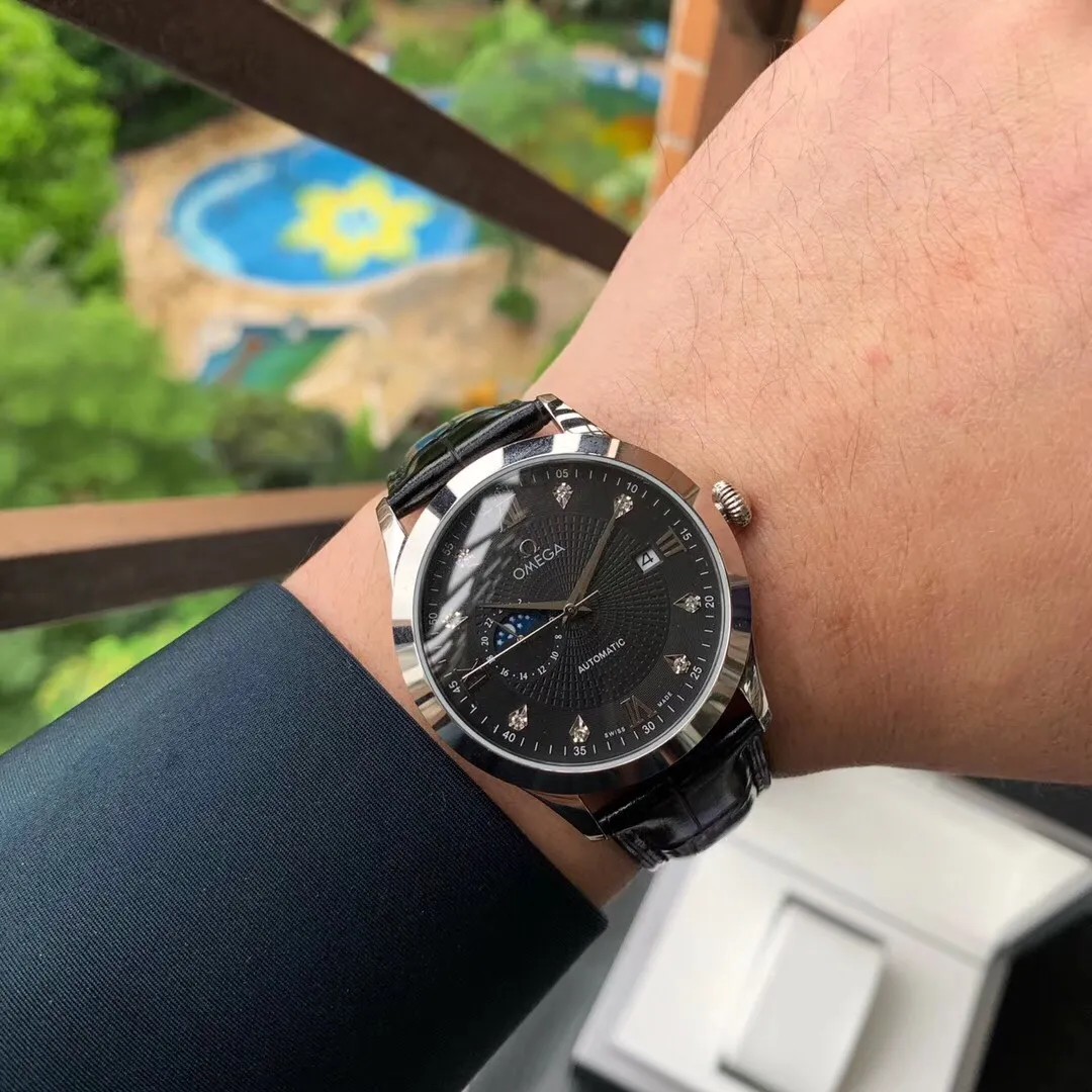 【Foreign trade import】💰1400! OMEGA-OMEGA‼ ️Diefei series⌚️ is simple and elegant, with a very obvious sense of post-modernism. The elegant and slim appearance, combined with the simple and elegant design, perfectly interprets the classic charm of the original elegant business. The size of the watch is 39.5 mm x 10 mm. The literal scales and hands all inherit the original craftsmanship. They are first polished and then rhodium-plated to ensure permanent luster and amazing temperament. Adopting the super stable Japanese 8215 movement, it truly achieves zero repairs 🔥Top product and constant quality products🔥