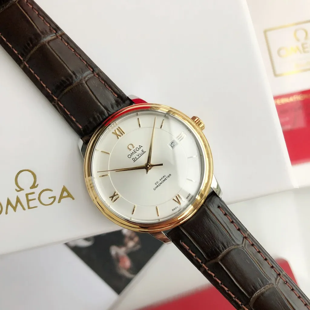 【High-end replica】💰1160! 【Customized all-in-one machine】💰1720! 2023 upgraded blockbuster model - Omega Butterfly De Ville series men's watch [Casual, simple and classic hot model] After the De Ville series was discontinued last year, the factory persisted in adhering to the concept of providing better prices and being more people-friendly. It spent nearly a year strictly controlling and selecting high-quality suppliers of various accessories. Thanks to the strong support of a replica factory, it has worked hard to create today's upgraded and high-quality products at the same price‼ ️ This upgrade uses the same-level lettering from a certain factory, corrects the original synchronous stretch clasp, and passes the factory damage test to ensure excellent quality [Movement] Equipped with zero repair 💯 Brand new Citizen 9015 all-in-one automatic mechanical movement, precise travel time and long-lasting, highly recognized by watch friends [Case] 316L stainless steel case, modified and beautiful body The bottom cover is embossed according to the original synchronized track text. The 39.5mm shell size adheres to the same original details. Curved dial. 100-meter depth waterproof. Scratch-resistant sapphire mirror. [Bracelet] Use 316L stainless steel bracelet with original folding stretch buckle of the same material or calfskin strap. This picture is a real shot of a customized all-in-one machine!