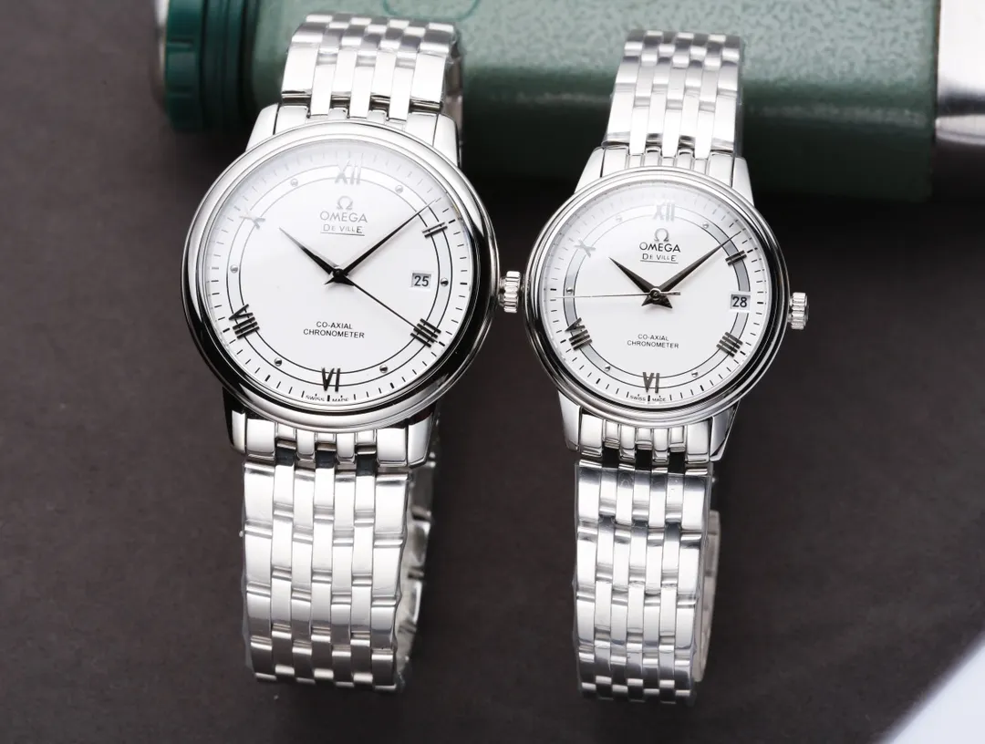 [Customized all-in-one machine] 💰1720 each! Omega-De Ville Series-Couple Watches! Genuine mold opening, 👏The lettering is the same as the original product with sun pattern, the curved surface is upgraded to high-definition arched double sapphire glass (clearer display, anti-scratch) 👏The back of the steel belt is also synchronized with the original laser product batch number! It took 9 months to make many corrections and upgrades to create a 1:1 shell model, striving for perfection! The diameter of men's wear is 39.5mm, and the diameter of women's wear is 32.7mm👏! The style adopts the original Citizen 8215® movement, which vibrates 28,800 times per hour, and has zero repair quality. ✅The style is matched with Italian cowhide to make the wrist more comfortable and comfortable. 🗣The strap/buckle is engraved with the classic "OMEGA" logo, which is generous and classy. Real shot🔰Please pay attention to the details! (Focus on original new machines) Focus is an attitude, produced by JH!