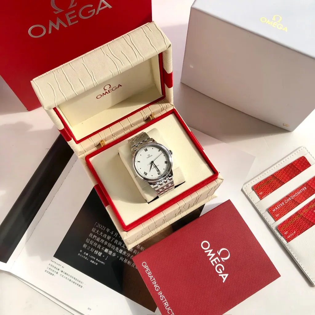 【High-end replica】💰1440! 【Customized all-in-one machine】💰1920! Omega De Ville's 2023 blockbuster new product - the third-generation De Ville series men's watch [casual, simple, classic and popular] the De Ville series once again refreshes its appearance and is consistent with the essence of the original. It is different from the second-generation De Ville updated in the same year. It adopts the same transparent bottom design as the original. On the basis of matching the imported Citizen movement, the original top is modified, which is perfect and as close to the genuine product as possible. [Movement] Equipped with the zero-repair 💯 brand-new Citizen 9015 all-in-one automatic mechanical movement, accurate travel time, long-lasting durability, and highly recognized by watch friends [Case] 316L stainless steel case, modified and beautiful body. The bottom cover is embossed according to the original synchronized track literal, 39.5mm shell size, adhering to the same original details. Curved dial, deep waterproof, scratch-resistant sapphire glass [Bracelet] Using 316L stainless steel bracelet Optional with original folding stretch clasp or calfskin strap of the same material