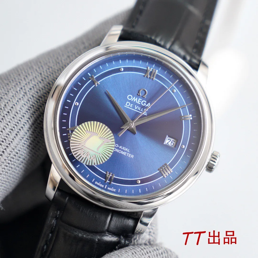 【High-end replica】💰1160! 【Customized all-in-one machine】💰1720! The first thing that comes to mind for the Omega De Ville series is its dignified, elegant, simple, simple, and unobtrusive appearance. Although simple, it is very delicate. The watches in this series are worn with a steady, cautious and steady character. Configuration parameters: Brand: Omega Series: Diefei series Movement: Imported Citizen 9015 all-in-one movement (upgraded version) Each movement undergoes strict QC calibration before shipment. Very strict, zero repairs. Design service life: 10 years. Case material: 316L stainless steel, CNC numerical control engraving, ultra-precision, waterproof depth 100 meters🏊‍♀🏊🏊 Lettering: The latest version of the disc flying track lettering, the word nails are butt welded and inlaid with the same process as the genuine ones (the first in the industry) Table diameter: 39.5*9.7mm (the only one on the market that is consistent with the genuine ones) Product grade: Super A Glass: Imported sapphire glass (0 difference in exposure and transparency compared with the original) Belt: Genuine American alligator leather strap (black/brown) Steel strap: 316L steel professionally polished by top masters /Gloss/Smoothness/Comfort/The same quality as genuine ones. Buttons: Original easy-to-tie pin buckles. Steel buckles: Original mold opening. Same craftsmanship. Same functions. "Manually extendable buckle"