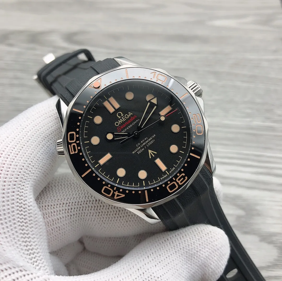 【Top replica】💰2900! OMEGA Seamaster 210.60.42.20.99.001 🎮B28 Hot item: 300-meter diving watch James Bond, every man has a 007 dream in his heart, cold, rational and brave. Crafted with VS ingenuity, your 007 dream will come true. A mysterious surprise for you! Once you have it, there's nothing else to ask for! 8800 automatic mechanical movement 🎮 Ceramic bezel, sapphire mirror, exclusive 007 nameplate on the side of the case ~ Incomparably handsome 🎮 Sanjie exquisitely recommends men’s mechanical watches SJ carefully creates ultra-realistic photo shoots for you