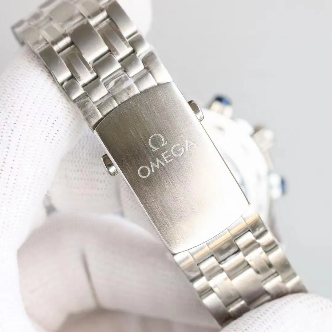 【High-end replica】💰1440! Top replica 💰Private chat! OMEGA's new Seamaster 210.22.44.51.01.001 Seamaster 300m chronograph men's watch. The highest version of the chronograph watch currently on the market. 1: The case is sanded, fine, white and bright, and the beveled edges are polished and chamfered with genuine precision. 2: Equipped with a replica Omega 9900 chronograph movement, 904 fine steel case 44 mm. , Tianjin natural rubber strap, 3: Paired with a ceramic bezel decorated with white enamel diving scales, making exploration unique 4: The mirror is made of imported sapphire, which has high hardness, scratch resistance, and is extremely transparent 5: The dial is made of blue (black) ceramics and is decorated with laser-engraved wave patterns. It matches the hollow hands and white enamel diving scales to interpret the charm of the ocean. Please look for the exclusive quality.