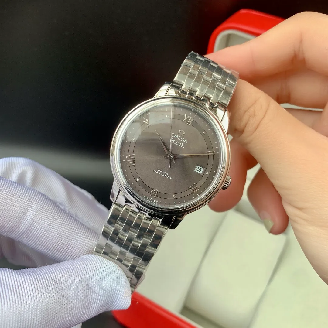 【High-end replica】💰1160! 【Customized all-in-one machine】💰1640! Omega's new arrival🔥🔥As a star hot-selling product✨✨basic model, the Diefei series⌚️⌚️ is favored by consumers with its classic and elegant design, and it is also the first choice for business! Reasons for recommendation: [Design]: This is the basic model of the Diefei series. It has an all-stainless steel case with the same brushed dial. The three hands are matched with the classic design of the 3⃣️ dot calendar window. The bottom cover is also engraved with the "God of Time" (a super primitive god from ancient Greek mythology, interpreting Omega's unique romantic meaning of time). A variety of dial elements are optional, and the steel skin is perfectly replaced. The simple atmosphere is suitable for different occasions, and the overall style is more youthful and energetic! [Configuration]: It adopts the imported Citizen 8215🇯🇵/9015 all-in-one movement, which has zero faults and more accurate travel time. The sapphire glass mirror is scratch-resistant and wear-resistant, the crown is polished to a perfect arc, and the brand logo "Ω" is clearly visible. [Size]: 39.5mmx11mm The overall appearance is elegant and gorgeous. Its style is suitable for formal wear, simplicity, fashion, literature and art, leisure, etc. It is the best choice for daily commuting and business negotiations! Welcome to order, make sure the quality🥂Worry-free after-sales🌹🌹