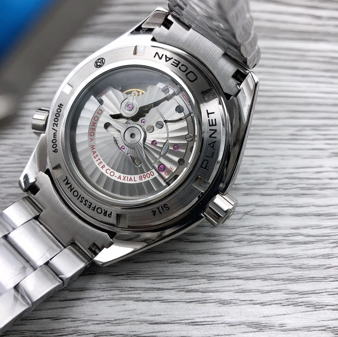 OMEGA 🎮B28 Seamaster Series Special 232.32.42.21.01.003 600-meter diving watch rubber strap model arrives in full color, SJ exclusive quality, ceramic bezel is unique to the entire network, Citizen movement is repaired internally, and the external repair details are synchronized with the original [Movement] Equipped with 💯 brand new automatic mechanical movement, original see-through design, corrected movement top, 0️⃣ repair, accurate running time, strong practicality [Case] Made of 316L stainless steel case 🎮The entire network's exclusive vacuum furnace gold plating, equipped with the only original ceramic one-way rotating timing ring in its class [Bracelet] The official synchronized rubber strap of the Seamaster 600-meter diving watch or the 316 stainless steel five-bead bracelet is optional. The steel chain is matched with the only original push-pull adjustable buckle in its class. 🎮 Sanjie exquisitely recommends men’s mechanical watches. SJ carefully selects ultra-realistic photos for you.