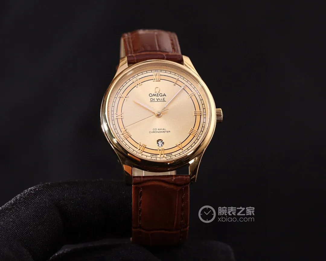 【Foreign trade import】💰1120! The latest high-definition real shot of Omega (a noble and wise work)! 🎈🎈 Type: Exquisite men's watch (more excellent) Best design Strap: Genuine cowhide & 316 stainless steel strap (more comfortable) Movement: Top mechanical movement (stable) Material: Mineral super strong mirror (wear-resistant) Real man's wise style Strong three-dimensional sense Special design Return with great reputation Size: 39mm diameter, 12mm thick, high-definition real shot! quality assurance!
