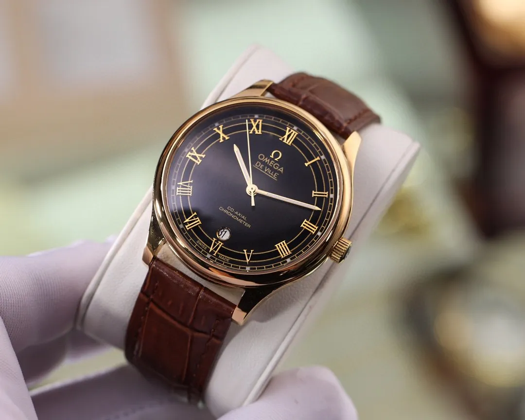 【Foreign trade import】💰1120! The latest high-definition real shot of Omega (a noble and wise work)! 🎈🎈 Type: Exquisite men's watch (more excellent) Best design Strap: Genuine cowhide & 316 stainless steel strap (more comfortable) Movement: Top mechanical movement (stable) Material: Mineral super strong mirror (wear-resistant) Real man's wise style Strong three-dimensional sense Special design Return with great reputation Size: 39mm diameter, 12mm thick, high-definition real shot! quality assurance!