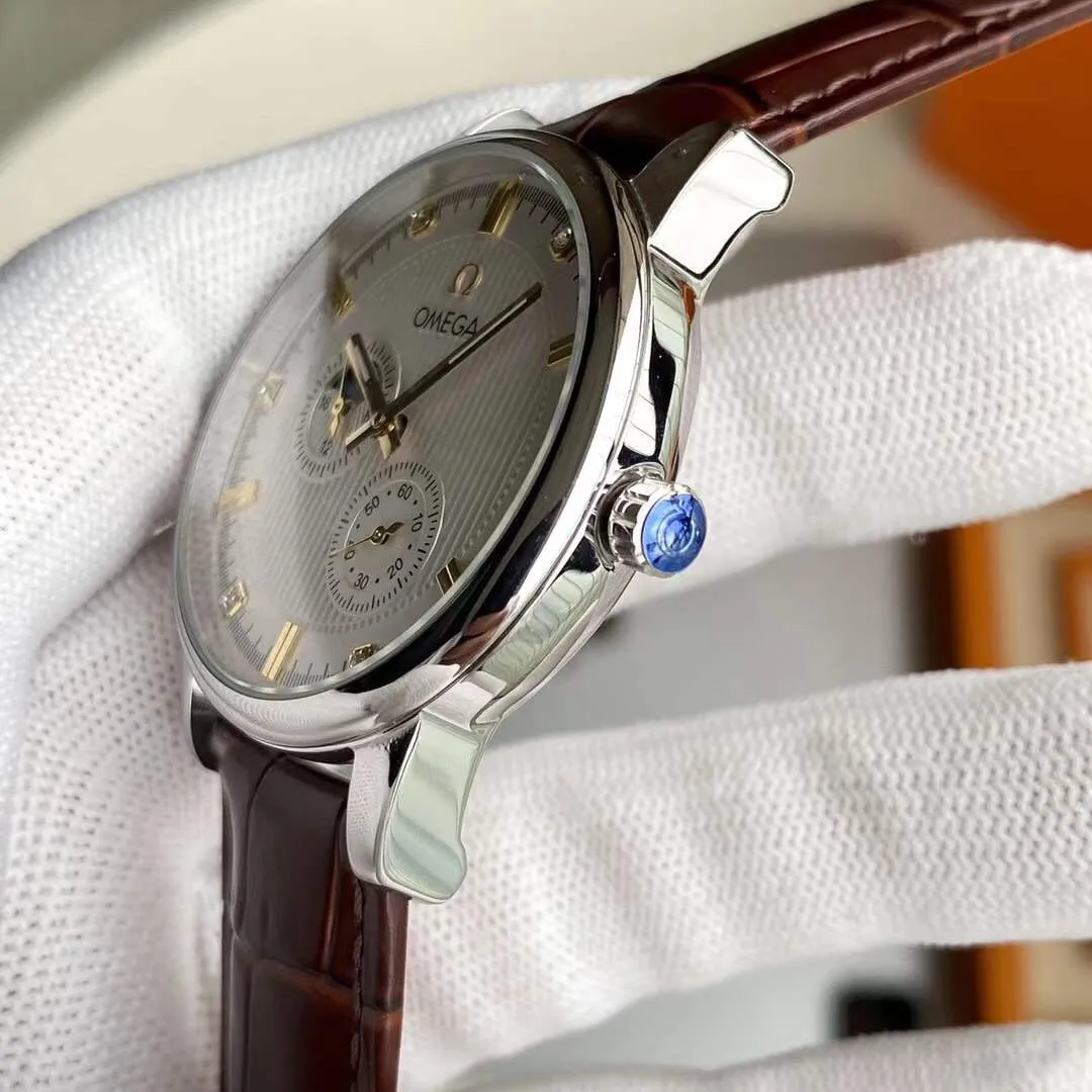 【Foreign trade import】💰1320! Omega-Omega ‼ ️Exquisite men's watch, exquisite craftsmanship, originality, noble atmosphere and gentleman style. Using fully automatic movement, (stable travel time) top 316 stainless steel case, imported calfskin strap, mineral super mirror, size 40.5*12🔥Top quality products are constantly produced🔥