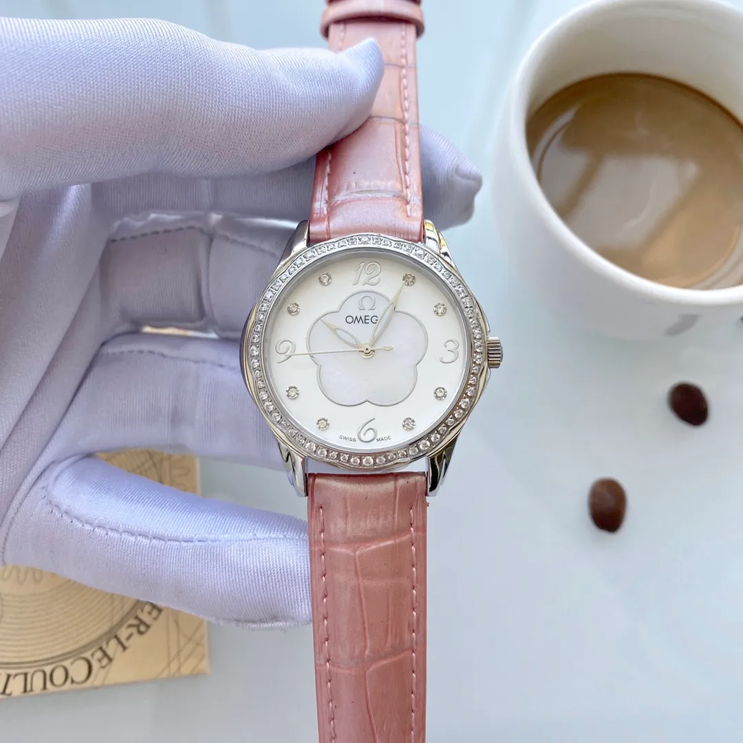 【Foreign trade import】💰960! OMEGA 🌸🌸🌸Simple and elegant women's model, imported quartz movement, sapphire glass mirror, 316L stainless steel case, 28mm in diameter and 8mm thick 💗This watch is very popular among women. On different occasions💒it reflects their unique personality and charming style! Welcome to reprint!