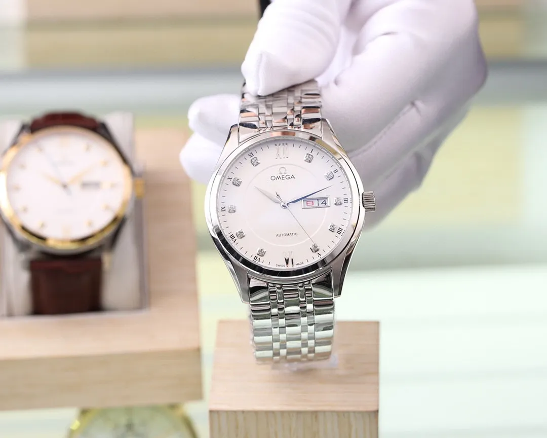 【Foreign trade import】💰1260! Omega, an elegant gentleman, is even more beautiful in person! 🔥Type: Exquisite men's watch (more excellent) best design 🔥Strap: real cowhide strap (more comfortable) for real men to wear 🔥Movement: super top mechanical movement (more stable) perpetual motion 🔥Material: mineral super strong mirror (more wear-resistant) Smart style, strong sense of thickness Special design Return with great reputation Size: 42mm in diameter and 12mm thick Smart launch! Welcome to reprint!
