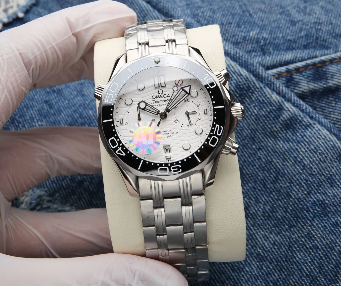 【Top replica】💰2400! When releasing new products, Omega has always adhered to the principle of one code and one watch. Each watch has its own unique identity code, which can be checked on the official website. Look for A1 products, focus on research and create high-end products, and present the most exquisite and excellent watch craftsmanship.  The Omega Seamaster 300 series, 42mm*12mm, uses an imported fully automatic mechanical movement to achieve zero repairs, has a power reserve of over 48 hours, and is waterproof to a depth of up to 50 meters.  [Case Material]: Stainless steel, polished black ceramic bezel decorated with white enamel diving scale⁠.  [Mirror material]: Arc-shaped double-sided anti-reflective and wear-resistant sapphire glass mirror. (Focus on original new machines) Focus is an attitude, produced by JH!