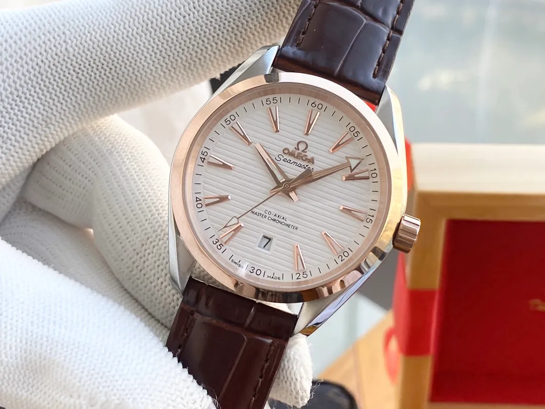 【High-end replica】💰1240! Omega OMEGA🎉Seamaster series men's watch, fully automatic mechanical movement, 316L stainless steel case, mineral super strong glass mirror, genuine cowhide leather strap/stainless steel strap, diameter 40mm, thickness 11mm. The spirit of men represented by this watch: integrity, perseverance, fearlessness and loyalty to oneself, whether it is a formal occasion or daily outing, worn on the wrist, it shows the chic and gentlemanly style.