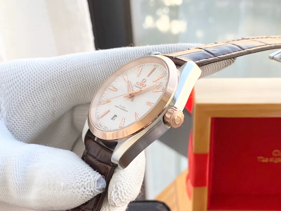 【High-end replica】💰1240! Omega OMEGA🎉Seamaster series men's watch, fully automatic mechanical movement, 316L stainless steel case, mineral super strong glass mirror, genuine cowhide leather strap/stainless steel strap, diameter 40mm, thickness 11mm. The spirit of men represented by this watch: integrity, perseverance, fearlessness and loyalty to oneself, whether it is a formal occasion or daily outing, worn on the wrist, it shows the chic and gentlemanly style.
