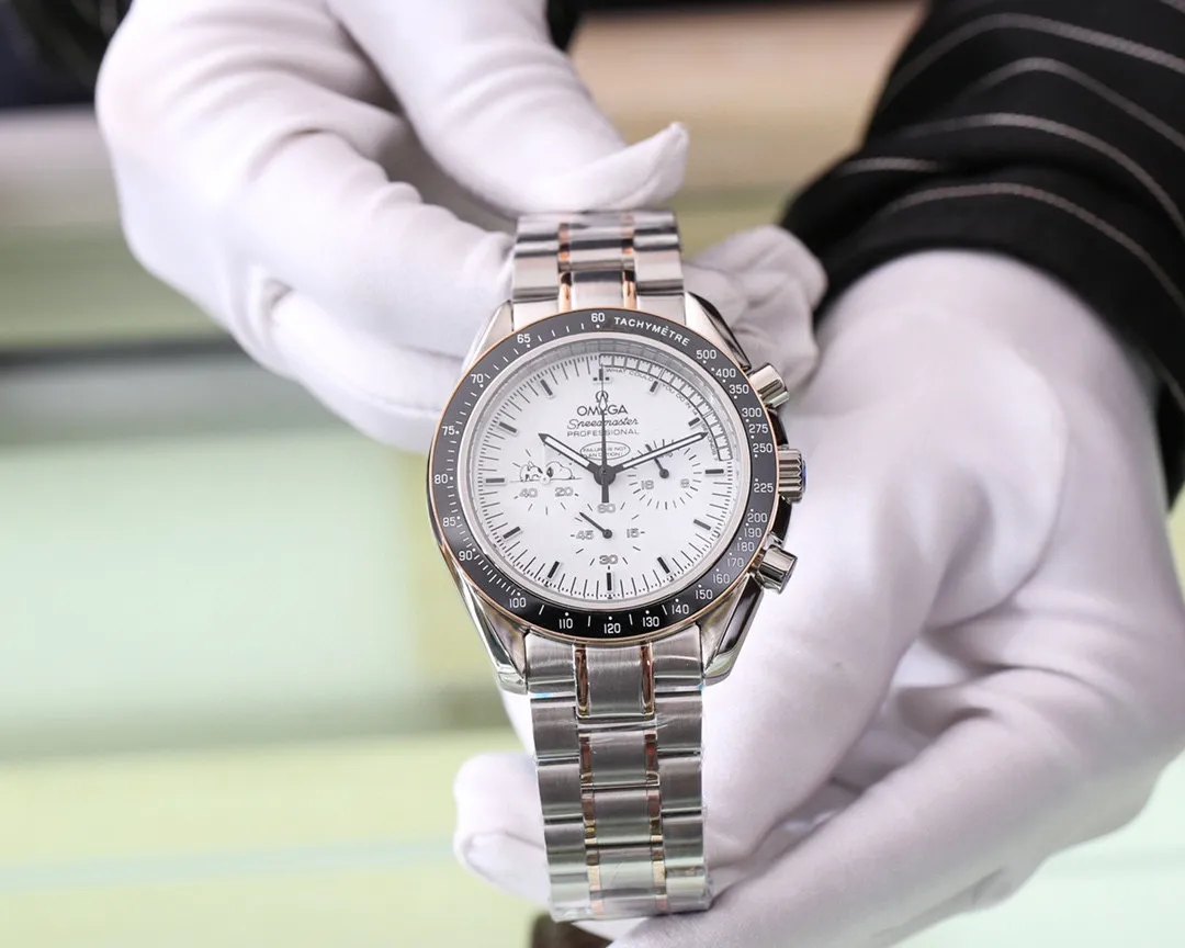 【Foreign trade import】💰1380! Omega (top quality, outstanding debut) 🎉🎉 [Type]: Boutique men's watch (top grade) exquisite [Strap]: 316L stainless steel strap (durable) [Movement]: Imported VK quartz movement (precise) [Material]: Mineral super strong mirror (wear-resistant) Exquisite quality Generous style Excellent temperament Wisdom and exclusivity [Size]: 42mm diameter, 12mm thick, hot sale on the market! Welcome to reprint!