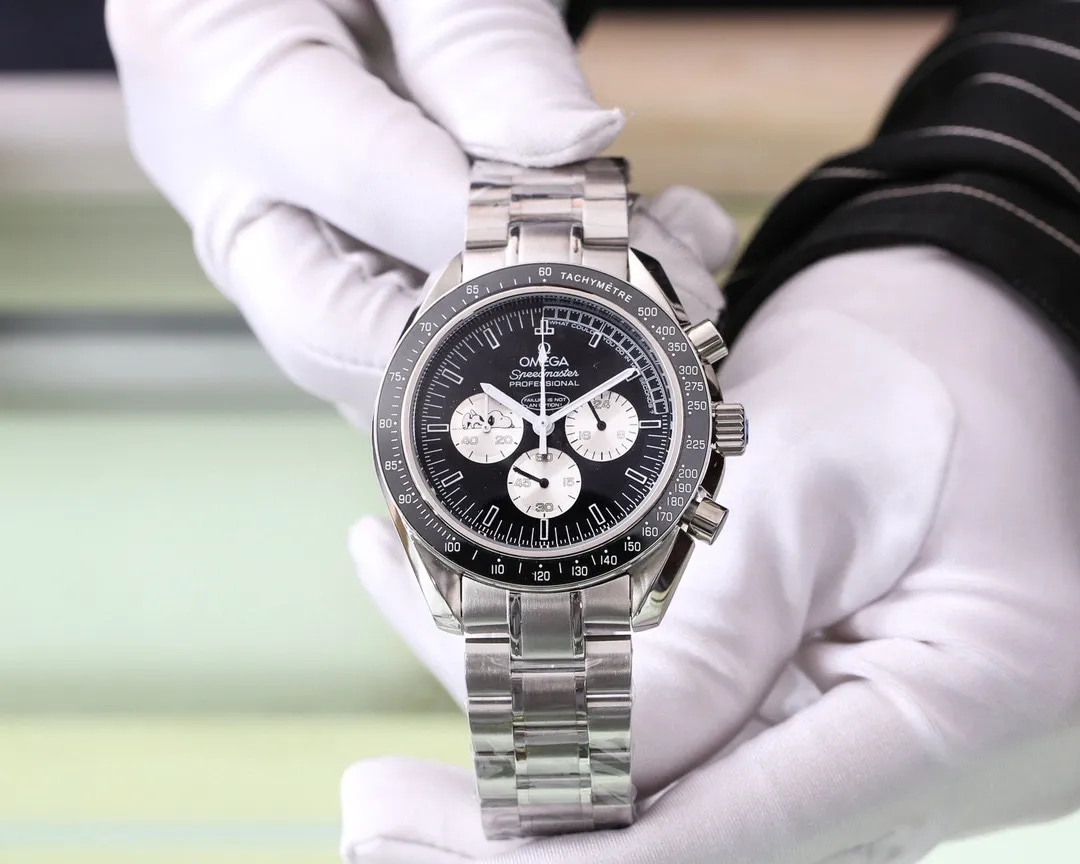 【Foreign trade import】💰1380! Omega (top quality, outstanding debut) 🎉🎉 [Type]: Boutique men's watch (top grade) exquisite [Strap]: 316L stainless steel strap (durable) [Movement]: Imported VK quartz movement (precise) [Material]: Mineral super strong mirror (wear-resistant) Exquisite quality Generous style Excellent temperament Wisdom and exclusivity [Size]: 42mm diameter, 12mm thick, hot sale on the market! Welcome to reprint!