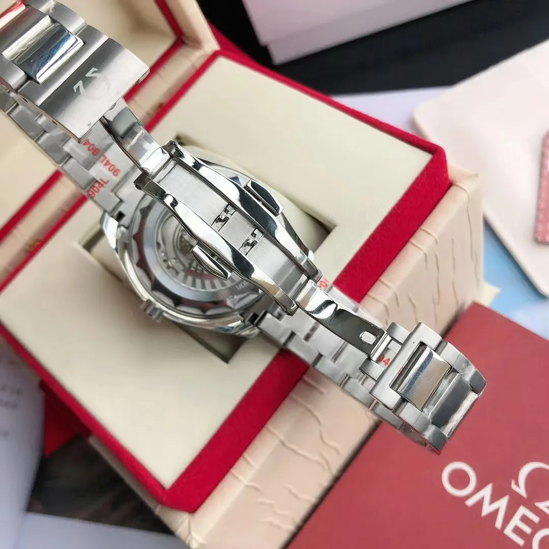 【Customized all-in-one machine】💰1720! Omega Seamaster 150-meter watch [Ocean charm, classic hot model] The classic and timeless design is very characteristic of the Omega brand [Movement] Equipped with the imported brand new Citizen 9015 all-in-one automatic mechanical movement, accurate and durable, highly recognized by watch friends [Case] 316L stainless steel case, modified and beautiful body, original consistent 41.5mm diameter, curved dial, depth waterproof to 200 meters [Bracelet] imported fine steel strap Equipped with the original folding clasp of the same material, the details are synchronized with the original product ⚠️Please look for the exclusive quality produced by GD
