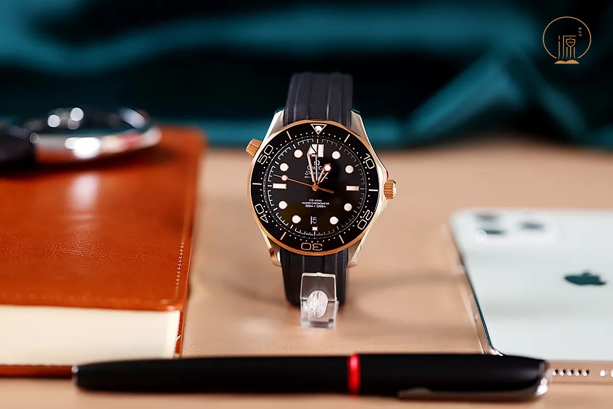 【High-end replica】💰1160! Omega Seamaster series ceramic rings are made with strict and consistent details. 🇨🇳Original synchronization, the same size of 42mm, equipped with fully automatic imported machinery! ✈️On the occasion of the 25th anniversary of the advent of diving watches, the new classic Seamaster series 300-meter diving watch was born against this background. This watch produced by Qiao Qiao really innovates and changes the brand's Haima series from the inside out.