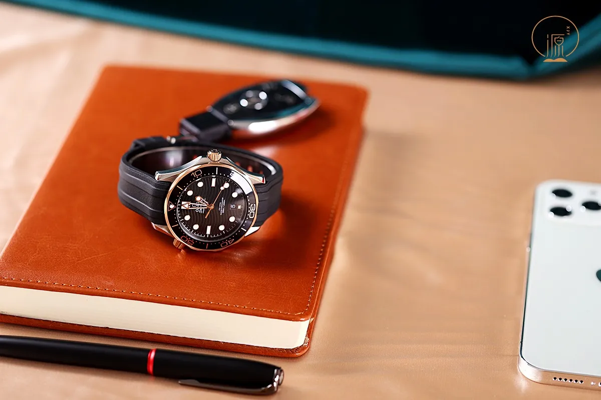 【High-end replica】💰1160! Omega Seamaster series ceramic rings are made with strict and consistent details. 🇨🇳Original synchronization, the same size of 42mm, equipped with fully automatic imported machinery! ✈️On the occasion of the 25th anniversary of the advent of diving watches, the new classic Seamaster series 300-meter diving watch was born against this background. This watch produced by Qiao Qiao really innovates and changes the brand's Haima series from the inside out.