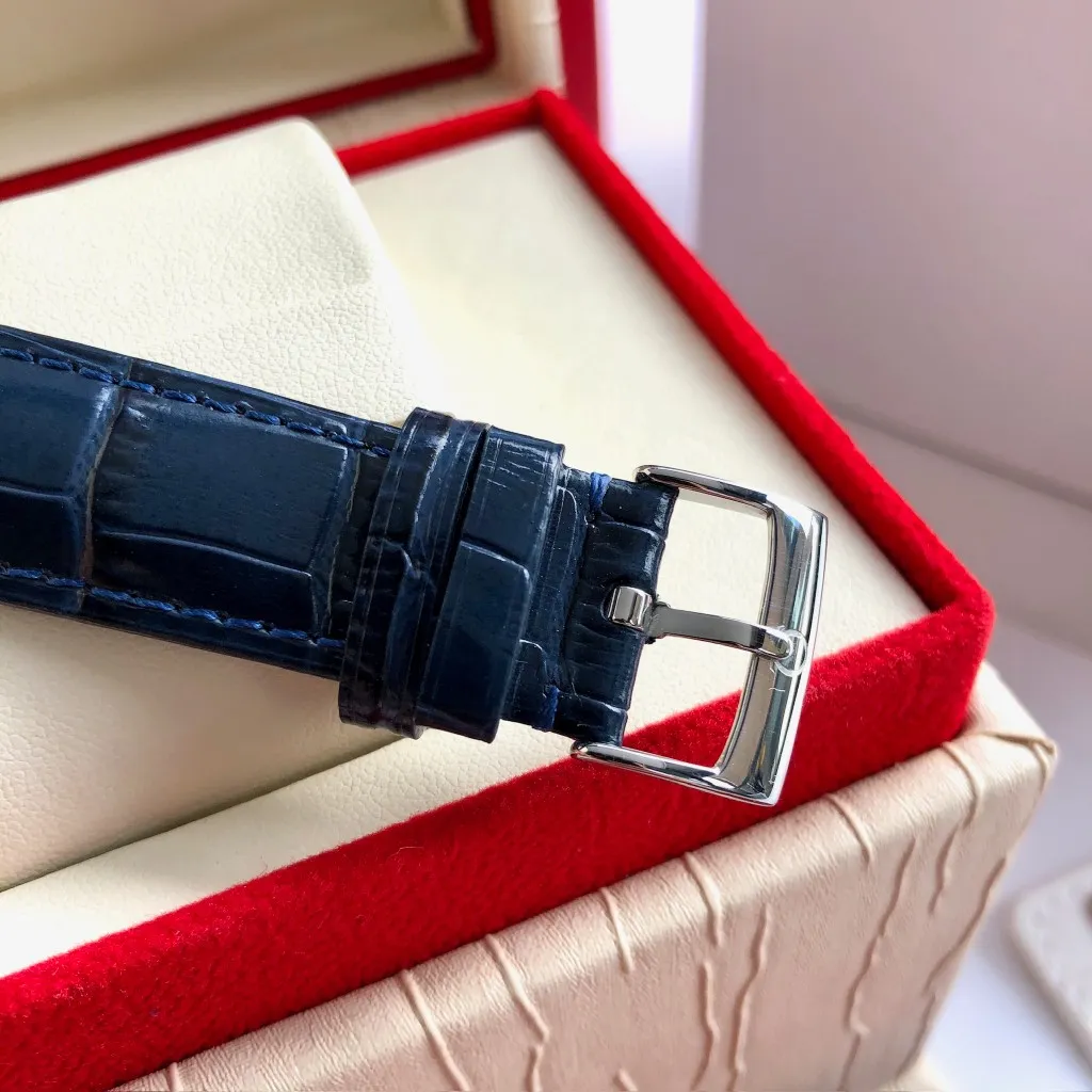 【Customized all-in-one machine】💰1720! Omega De Ville's 2023 blockbuster new product - the third-generation De Ville series men's watch [casual, simple, classic and popular] the De Ville series once again refreshes its appearance and is consistent with the essence of the original. It is different from the second-generation De Ville updated in the same year. It adopts the same transparent bottom design as the original. On the basis of matching the imported Citizen movement, the original top is modified, which is perfect and as close to the genuine product as possible. [Movement] Equipped with the zero-repair 💯 brand-new Citizen 9015 all-in-one automatic mechanical movement, accurate travel time, long-lasting durability, and highly recognized by watch friends [Case] 316L stainless steel case, modified and beautiful body. The bottom cover is embossed according to the original synchronized track literal, 39.5mm shell size, adhering to the same original details. Curved dial, deep waterproof, scratch-resistant sapphire glass [Bracelet] Using 316L stainless steel bracelet Optional with original folding stretch clasp or calfskin strap of the same material