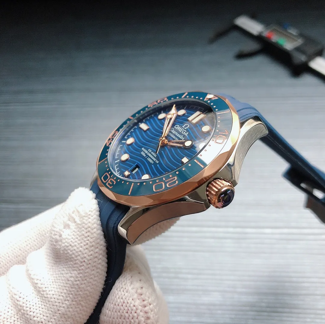 【High-end replica】💰1160! 【Top replica】💰2400! OMEGA 🎮B28 Seamaster Series 210.22.42.20.01.002 Aqua Terra Master Chronometer Watch achieves a perfect balance in presenting exquisite design and the spirit of ocean exploration, creating an elegant and outstanding charming timepiece. 🎮This time, Omega launches a new model of the Seamaster Aqua Terra watch, incorporating clever innovations into popular design elements to give the timepiece a new look. There are also extraordinary innovations inside the watch. This series of watches is equipped with 8500 automatic winding movement and has a diameter of 42mm. 🎮Sanjie exquisitely recommends men’s mechanical watches. SJ has carefully designed ultra-realistic photo shoots for you.